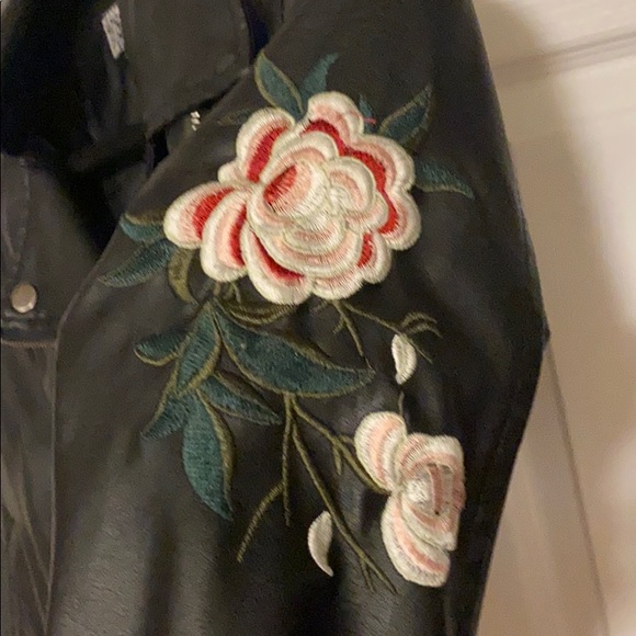 NWOT Faux leather jacket with floral embroidery - Picture 3 of 5